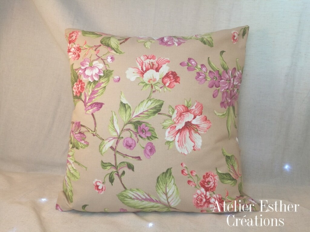 Housse de coussin à motif fleuri